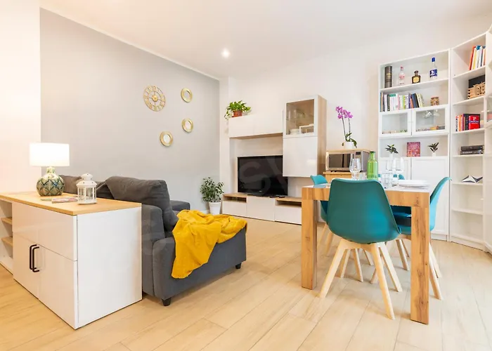 Guesthost - Alices House Modern Apartment